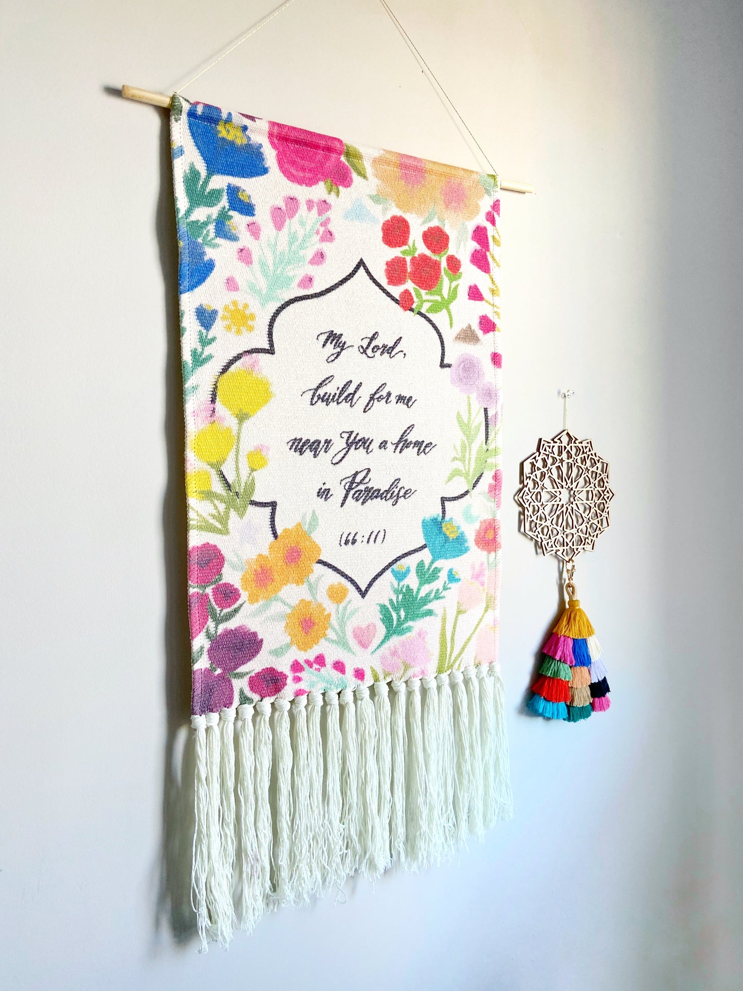 A Home in Paradise | Inspirational Decor Tapestry