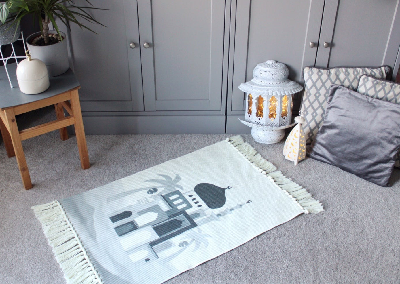 Monochromatic Children’s Fabric Prayer Mat