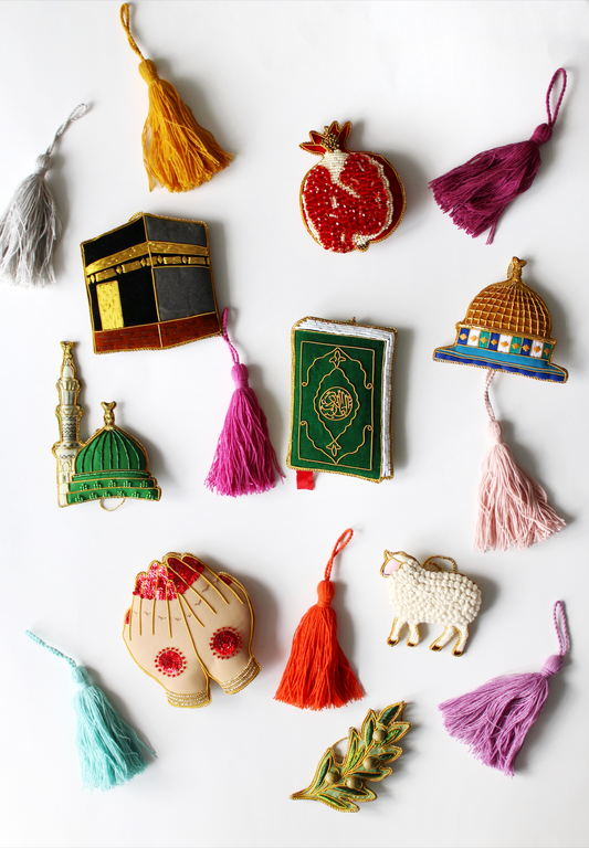 30 Piece Bundle Heirloom Ornaments Collection